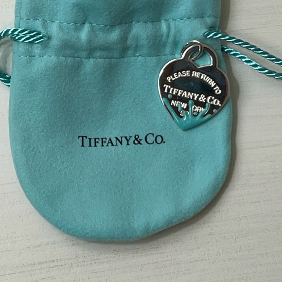Tiffany& Co. RTT Blue Splash Heart Tag charm-NEW! - Picture 4 of 5